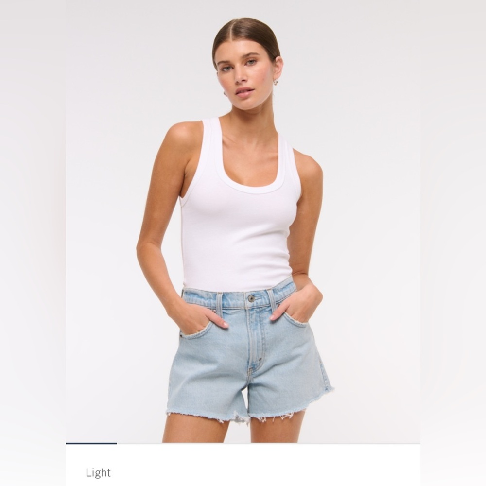 Abercrombie & Fitch 90s Relaxed Cutoff Short